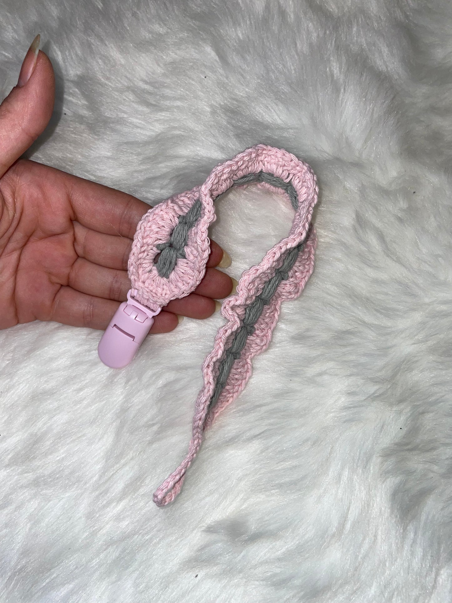 Attache-tétine Clips