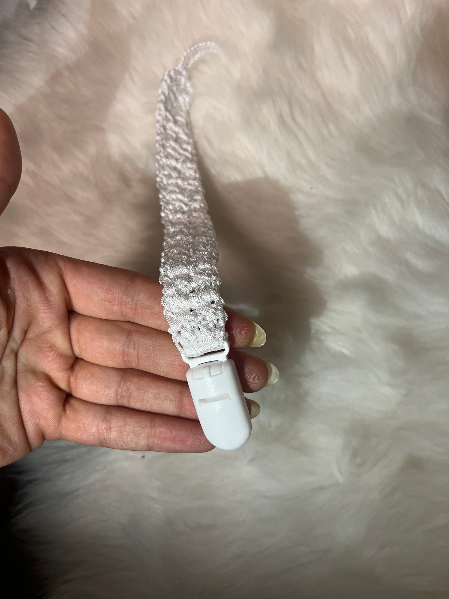 Attache-tétine Clips